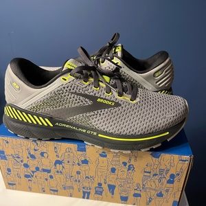 Brooks Adrenaline GTS 22